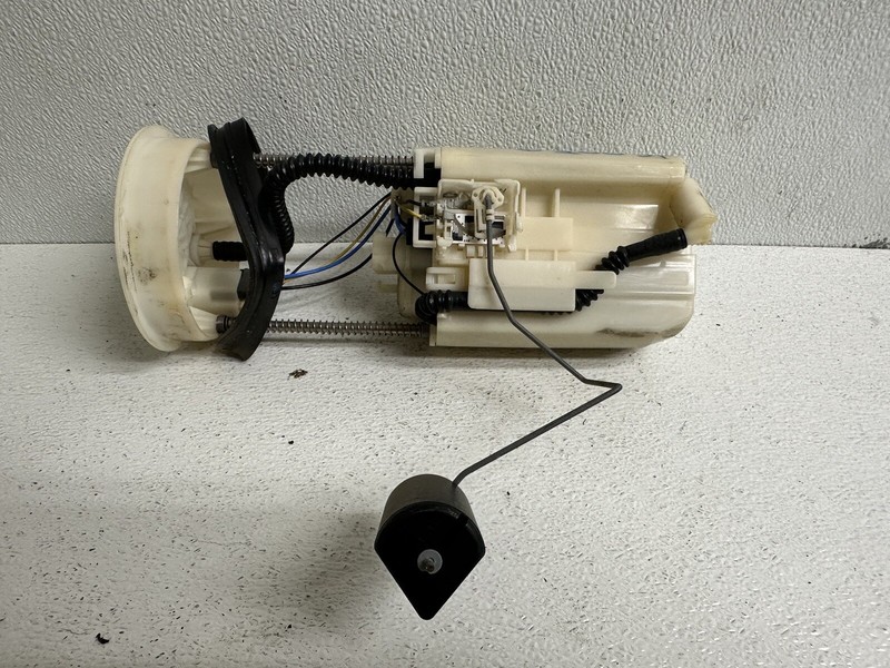 2005-2006 Honda CR-V Japan Built Fuel Pump w Sending Unit & Bracket