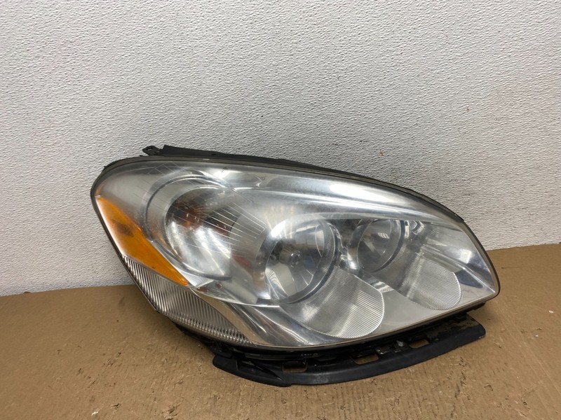 2006 to 2008 Buick Lucerne Right Passenger Side Halogen Headlight OEM AD8806 DW