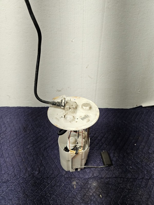 14-18 FORD Transit Connect 2.5L Fuel Pump OEM