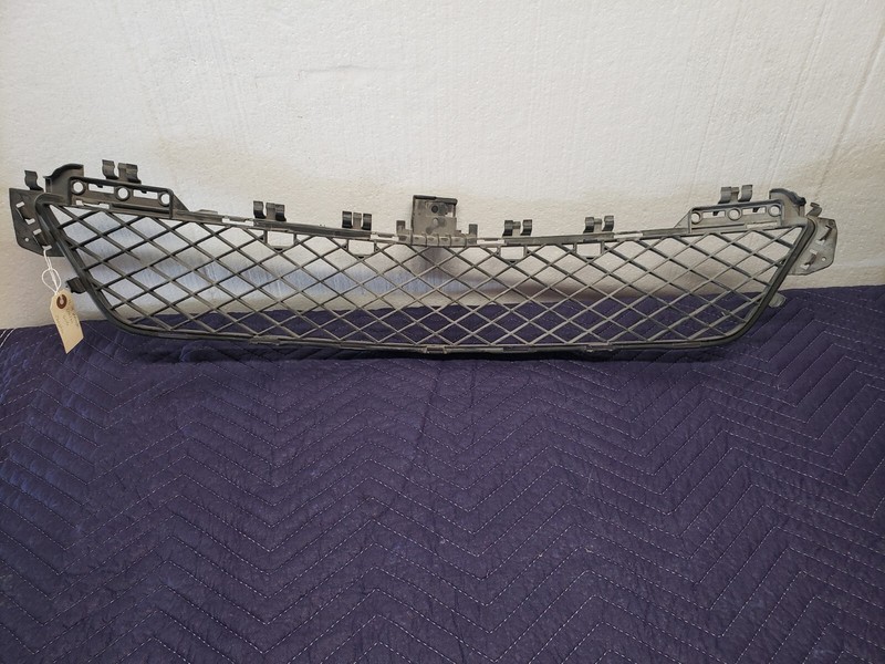12-14 Mercedes W204 C300 4MATIC Sedan Front Bumper Grille Grille Mesh Trim Cover