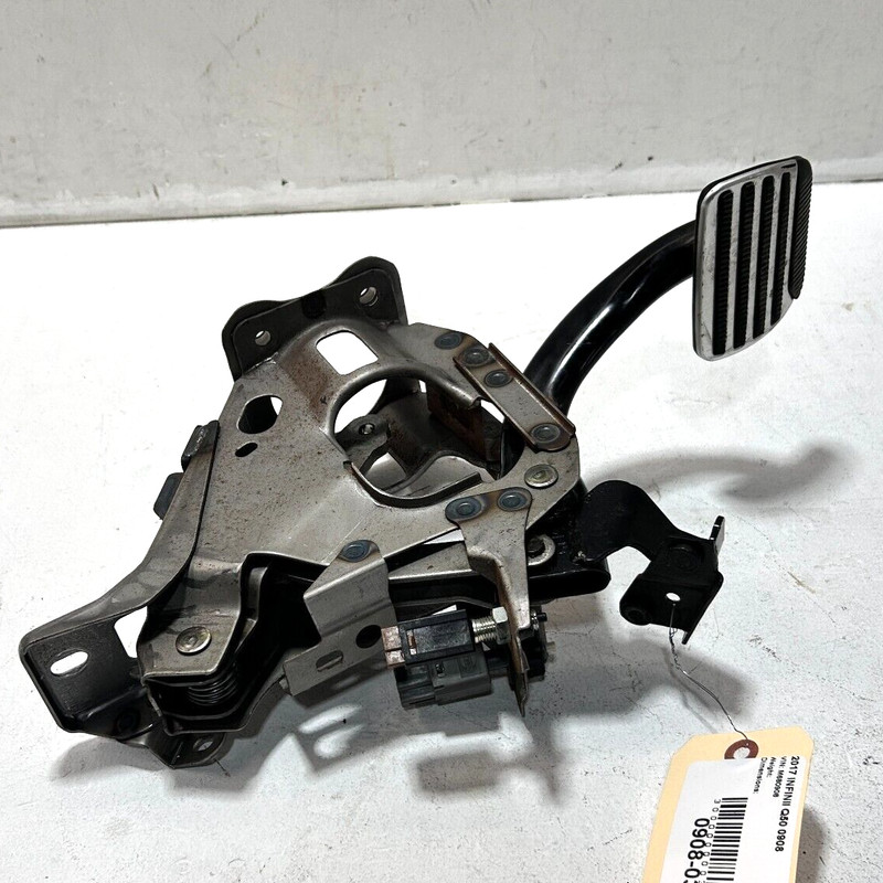 Infiniti Q50 Q60 2014-2019 Brake Stop Pedal W/ Bracket & Pad OEM