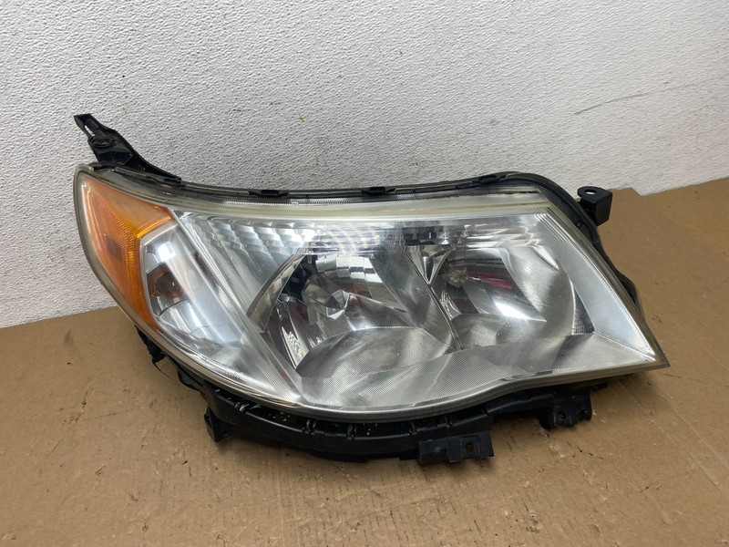 2009 - 2013 Subaru Forester Right Passenger Side Xenon Headlight AD8036 DW