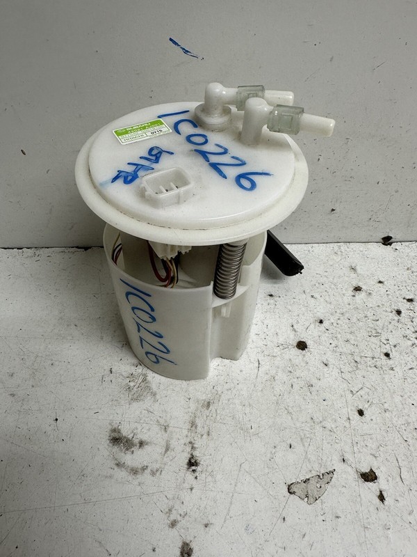 2010-2011 Subaru Legacy 2.5L NON-Turbo Fuel Pump w Sending Unit & Bracket Oem