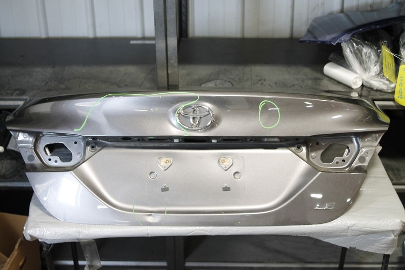 2018-2024 Toyota Camry Rear Trunk lid Decklid Oem