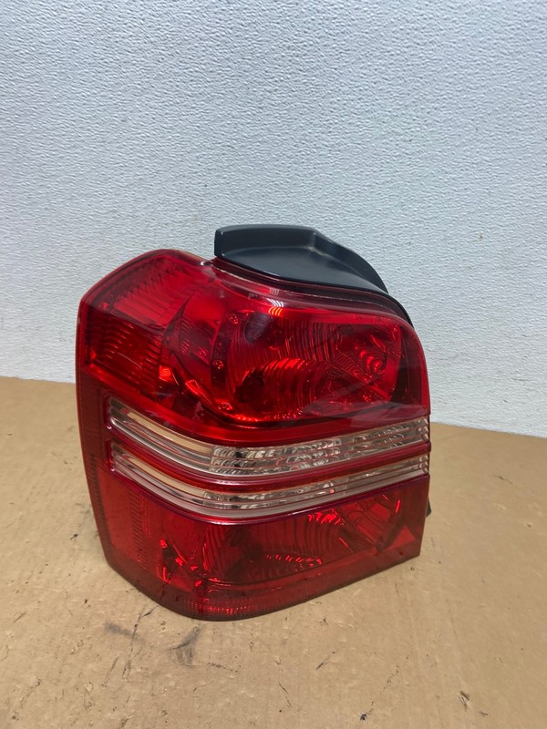 2001 2002 2003 Toyota Highlander Left Driver LH Tail Light Oem AD3114 LK