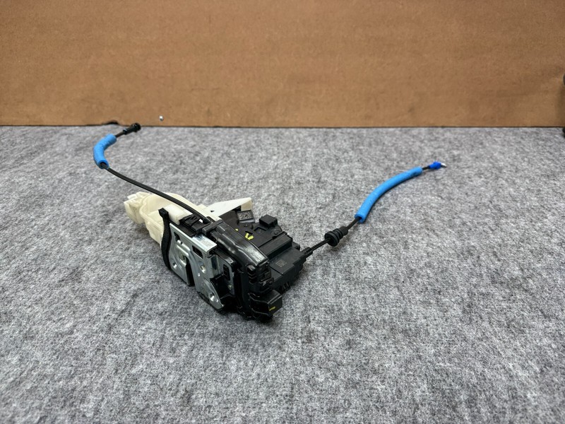 GENESIS GV70 2022-2025 OEM FRONT RIGHT PASSENGER DOOR LATCH ACTUATOR LOCK ASSY