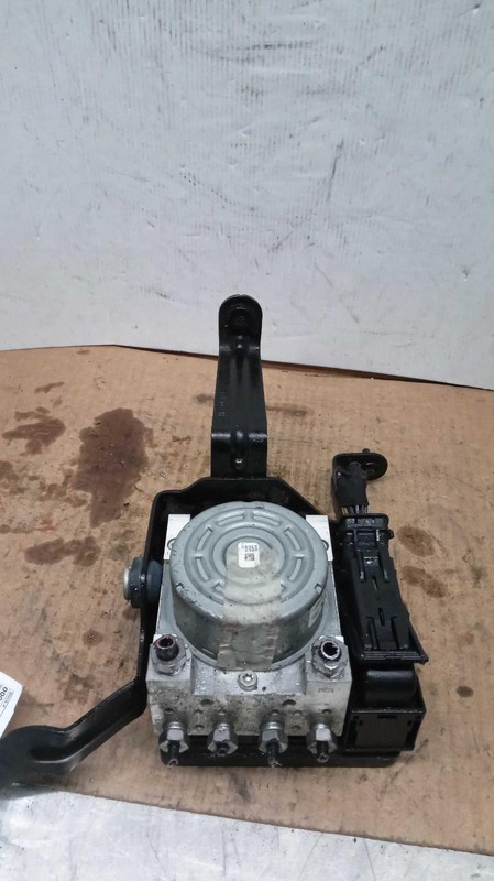 2020 Ford Mustang ABS Hydraulic Assembly OEM 2.3L 89000 Mi White NJ25-18284