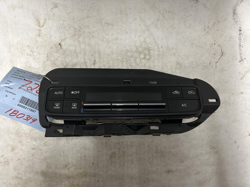 2017 TOYOTA COROLLA Heat AC Controller automatic control OEM 17 18