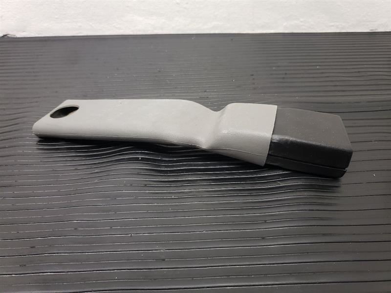 01-04 Ford F350SD Front Right Passenger Buckle Gray OEM 1L7Z-7861202-AAB
