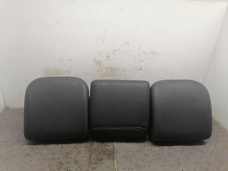 TL 2012 3 Rear Headrests Small Rip on One Headrest 1646053