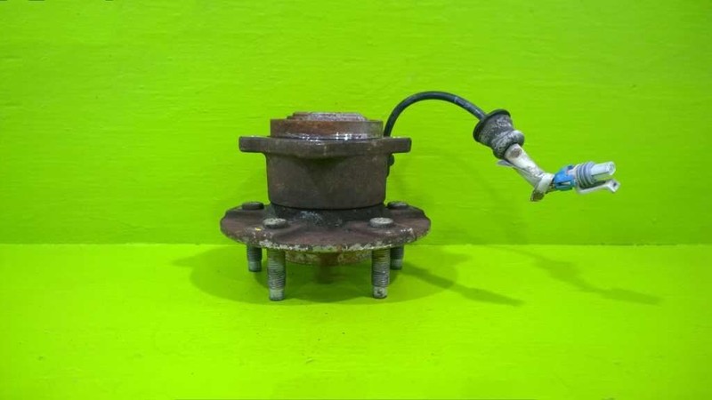 06 PONTIAC TORRENT 3.4L AT FRONT WHEEL HUB OEM 2281-88