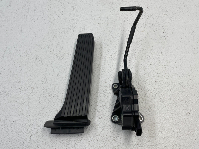 2013-2016 Lexus LS460 Accelerator Pedal Assembly Unit 1503 OEM