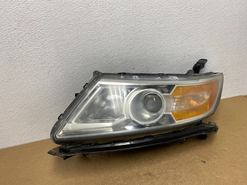 2011 to 2013 Honda Odyssey Front Left Driver LH Headlight Halogen AC1194 DW