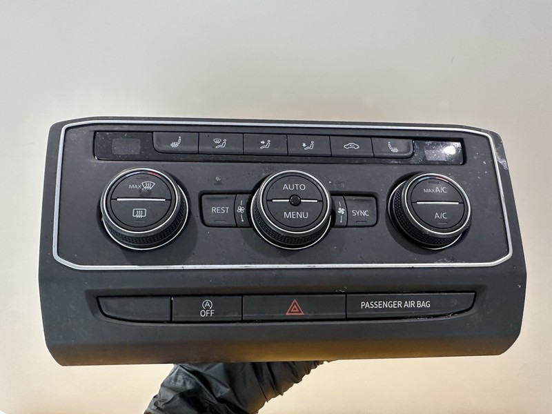 2018-2020 VolksWagen Atlas A/C Heater Climate Control Unit 3CN907044L OEM