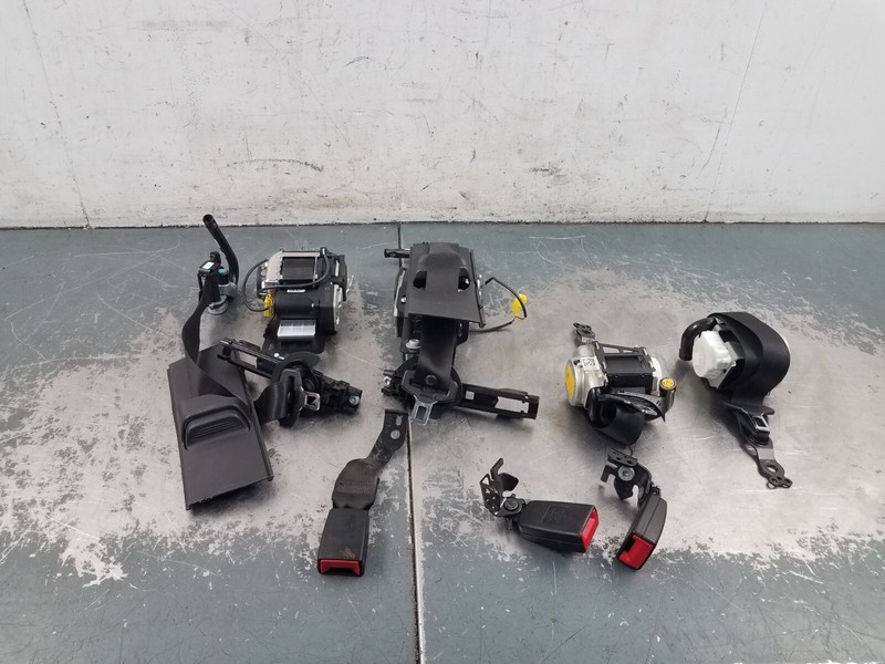 2020 Mercedes AMG C 63 Seat Belt Set - Locked #2454 A10