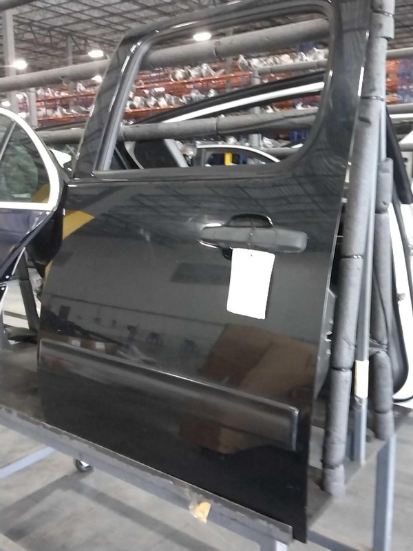 2011 Chevrolet Silverado 2500 Pickup Left Door Black 318167 173k Miles