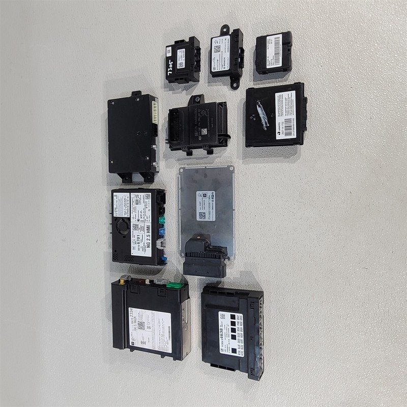 2017 Camaro SS Module Set Modules Oem (10) Aa7305