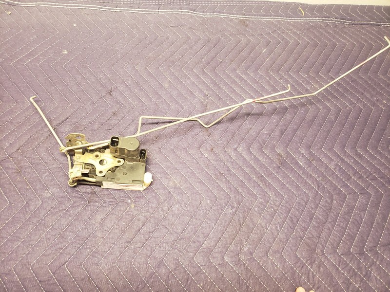 1999 - 2006 Cadillac Chevrolet GMC Door Actuator Latch Front LH Driver Side OEM
