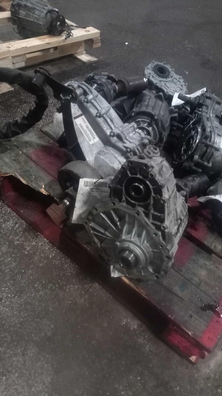 2007 INFINITI FX Series Transfer Case Assembly OEM 33100CG000 178k Miles