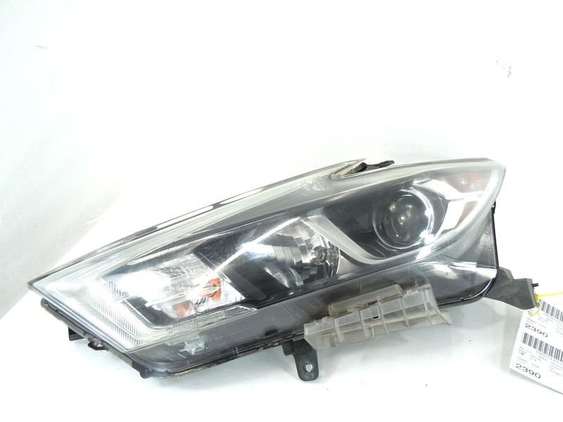 2016-2018 Nissan Maxima Halogen Headlight Driver Left LH OEM