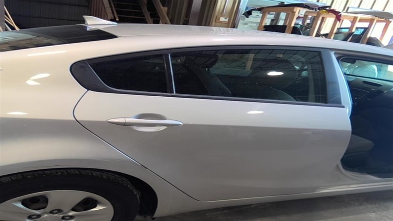 Passenger Right Rear Side Door Sedan Fits 17-18 FORTE 3558421