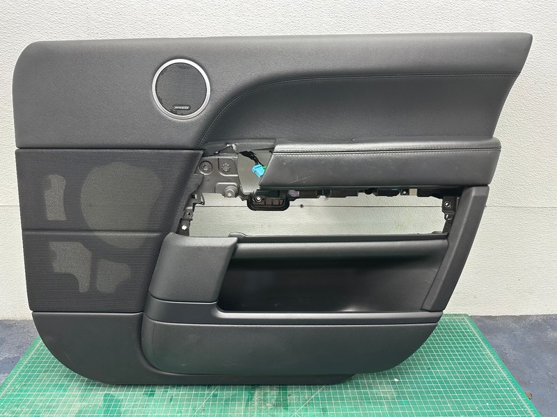 13-17 Range Rover L405 FRONT RIGHT INTERIOR DOOR PANEL TRIM OEM