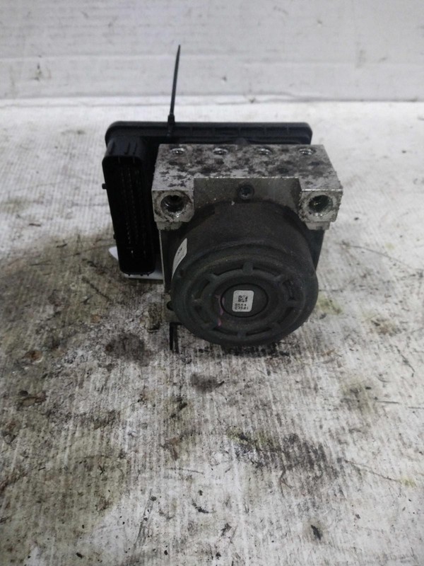 2013 Ford Fusion ABS Pump Motor Assembly OEM 2.0L Black Used 67674 134K Miles