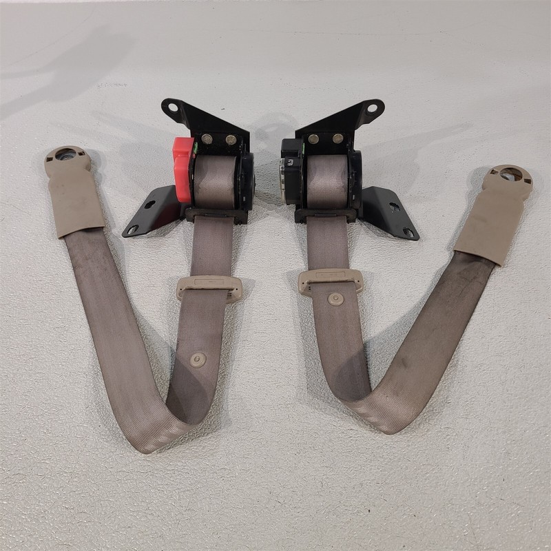 99-04 Mustang GT Convertible Front Seat Belt Retractors Left Right Set Aa7364