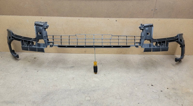 2005 - 2008 Audi A4 Front Bumper Grille Bracket Cover 8E0807233E OEM*