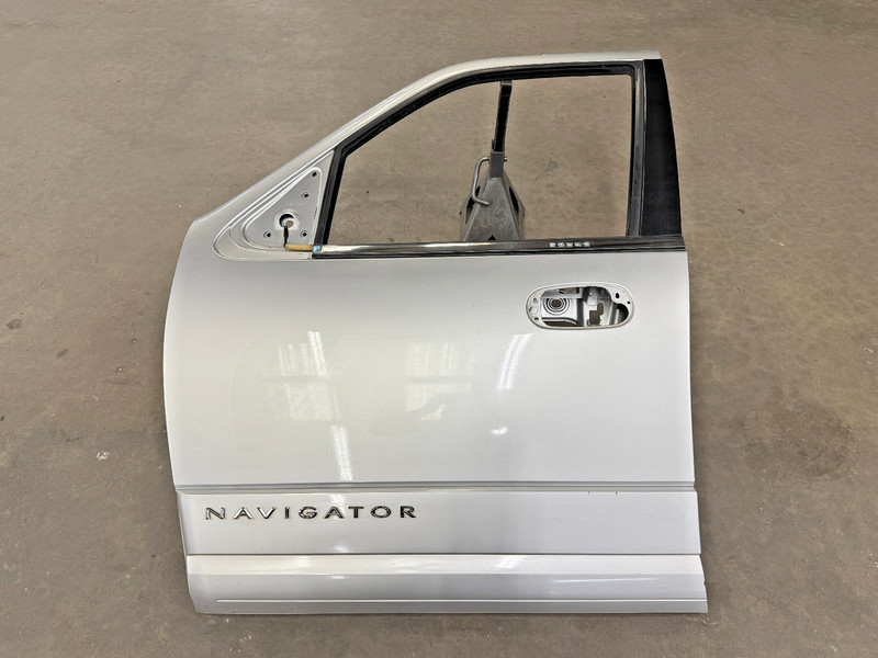 ⭐2015-2017 LINCOLN NAVIGATOR FRONT LEFT DRIVER SIDE DOOR PANEL COVER OEM LOT2703