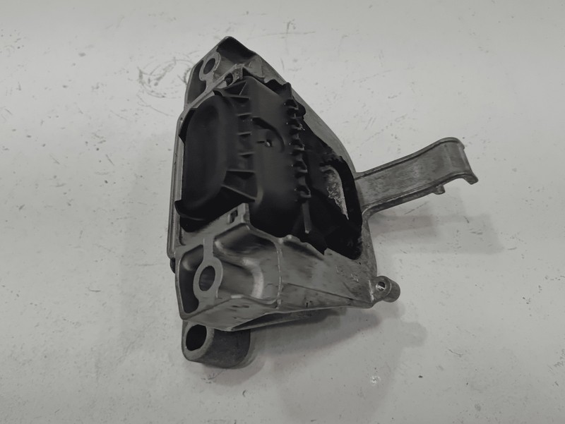 2018-2023 VOLKSWAGEN ATLAS 3.6L FRONT RIGHT PASSENGER ENGINE MOTOR MOUNT OEM
