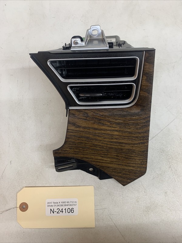 12-20 Tesla Model X Front LH Section Center Dashboard Air Vent Outlet 24106 B154