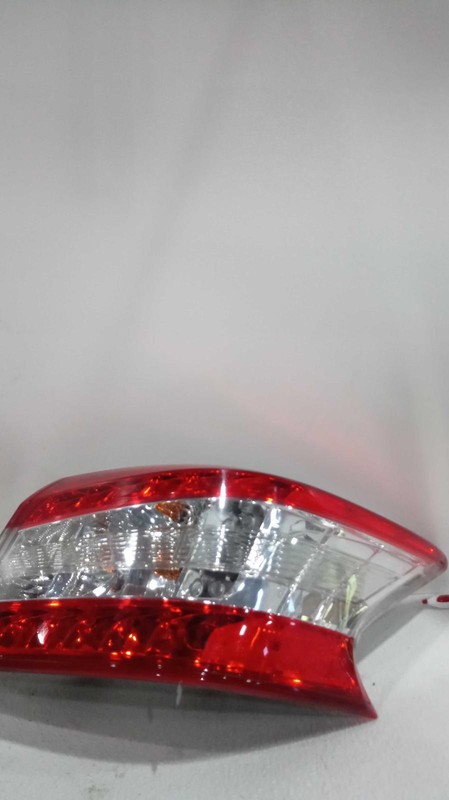 2015 Nissan Sentra Right Tail Light Assembly White OEM 431487 45000 Miles