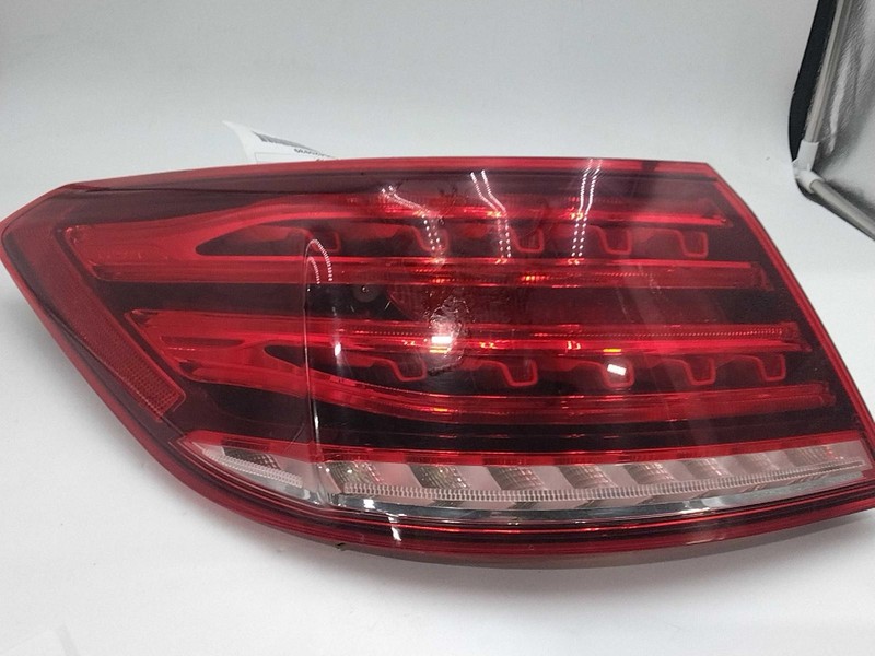 2017 MERCEDES E-CLASS Left Tail Light Assembly WHITE 56052 Used 113K Miles