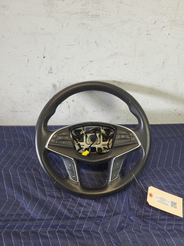 Used Oem Cadillac Left Driver Steering Wheel for 2020-2023 XT5