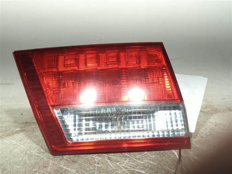 2006 Honda Odyssey Left Tail Light Assembly Silver OEM 123821 Used 76K Miles