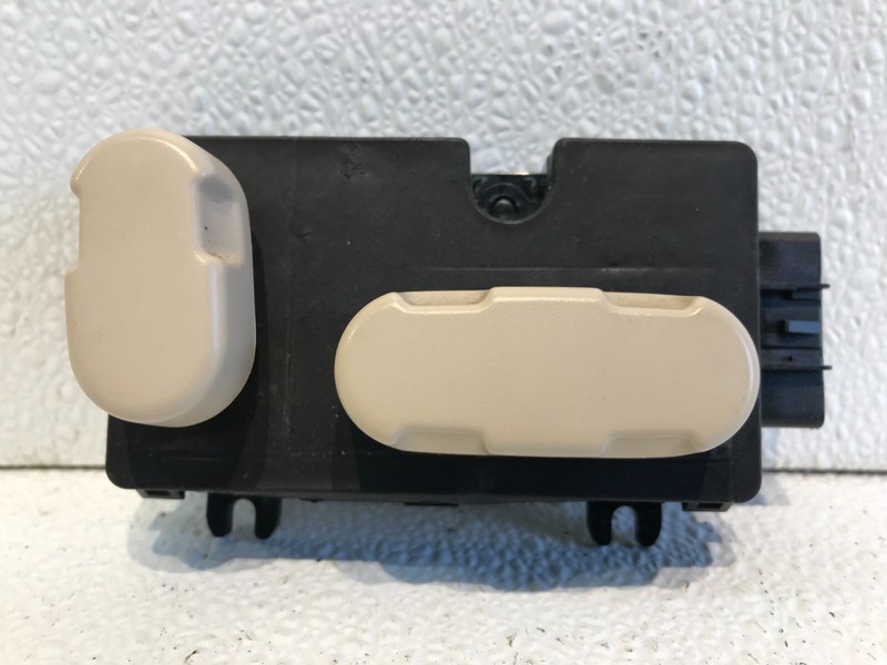 03-06 Lincoln Navigator Right RH Passenger Seat Switch Control 2L7T-14A701-AB