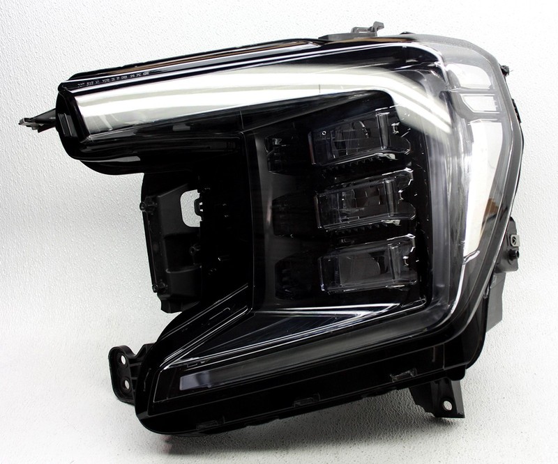 OEM GMC Yukon AT4, Denali Left Driver Side LED Headlamp 84898701 Housing Chipped