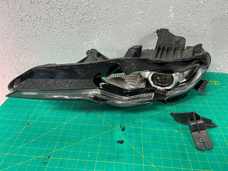 19-24 Chevrolet Camaro LEFT DRIVER SIDE HEADLIGHT LAMP OEM FOR PARTS! DAMAGED