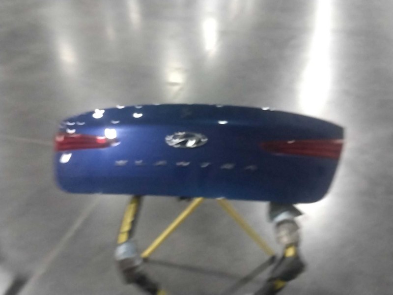2019 Hyundai Elantra Blue Deck Lid OEM Used 76K Miles NJ25-27440-699198