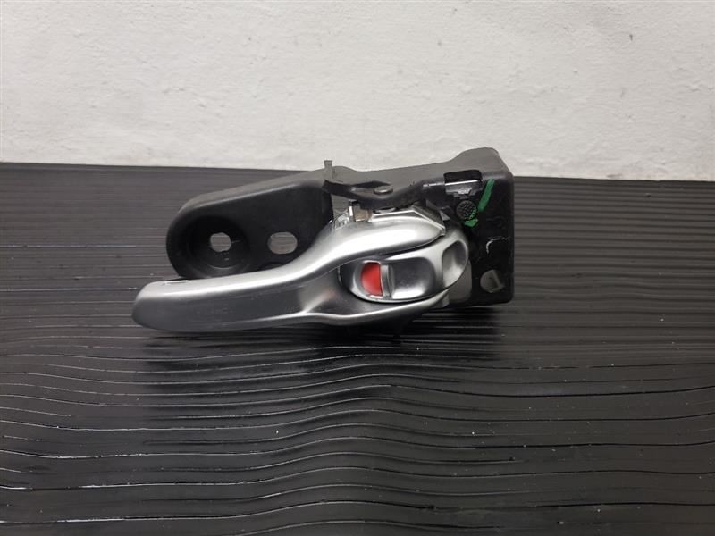 15-20 Jeep Renegade Left Driver Inside Door Handle OEM 6EW91SLUAA