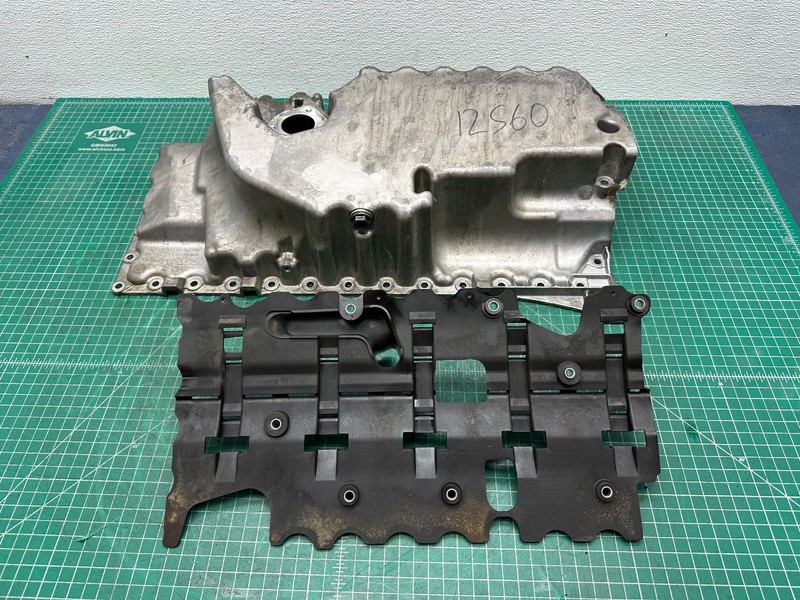 08-16 Volvo S60 S80 T6 3.0L engine MOTOR OIL PAN W/ BAFFLE OEM