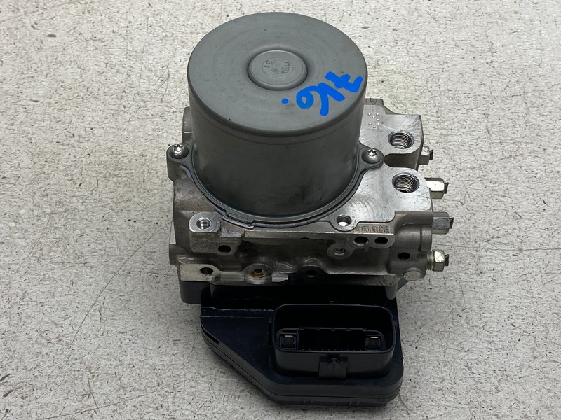 2011-2013 INFINITI M56 M37 ABS ANTI LOCK BRAKE PUMP OEM LOT716