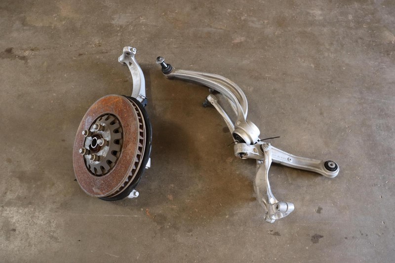 2017-2024 AUDI Q7 AWD FRONT RIGHT SPINDLE KNUCKLE WHEEL HUB W/ CONTROL ARMS OEM