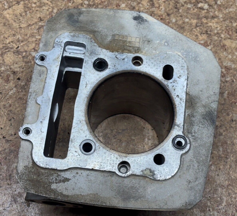1986 Kawasaki Bayou ATV KLF 300 4Wheeler Engine Cylinder Barrel Jug KLF300 B7