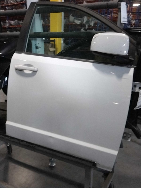 2018 Dodge Caravan Right Door White OEM Used 718797 140K Miles