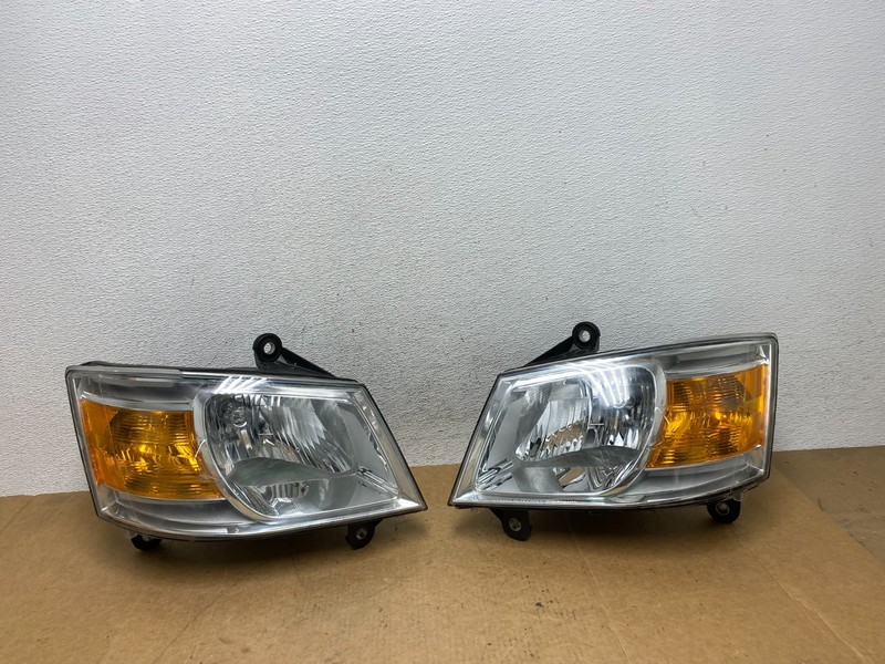 2008 to 2010 Dodge Caravan Left+Right Set Side Halogen Headlights Oem AE3178 DW
