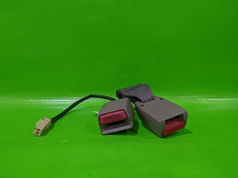 02-04 TACOMA DRIVER LEFT FRONT SEAT BELT BUCKLE 60/40 SEAT OEM 4138-22
