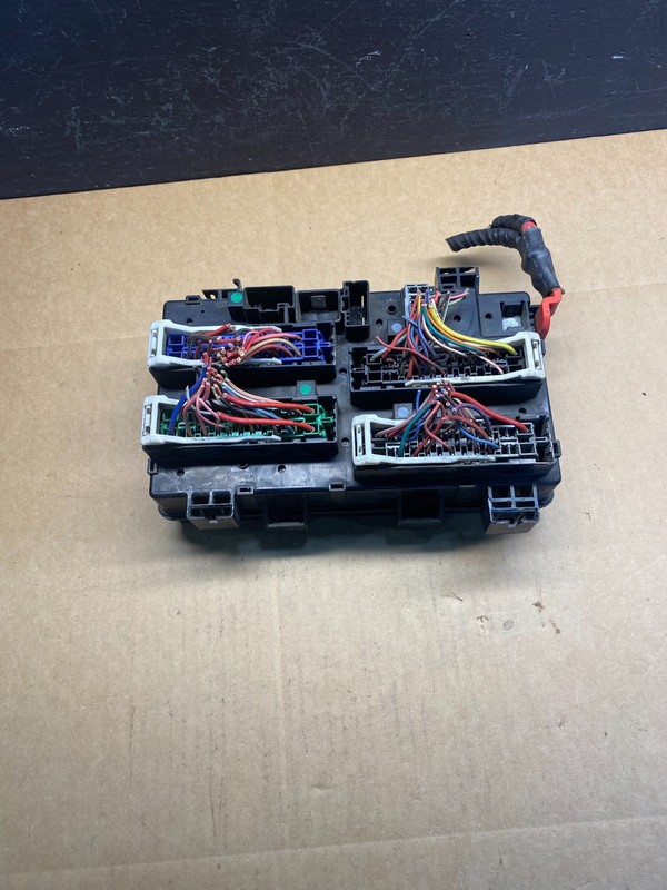 2011 2014 Dodge Durango Grand CherokeeFusebox Fuse Box Relay Module ac2751 DG