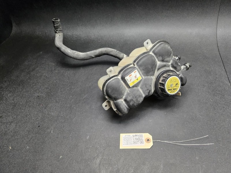 Radiator Coolant Reservoir 2018 Range Rover Velar LR128194 2019 - 2022